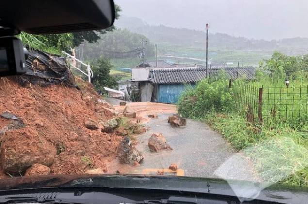 Evacuations ordered as landslides damage Homes in Murree’s Jhika Gali Chowk