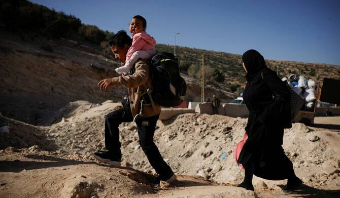Israel says will strike Lebanon-Syria border crossing