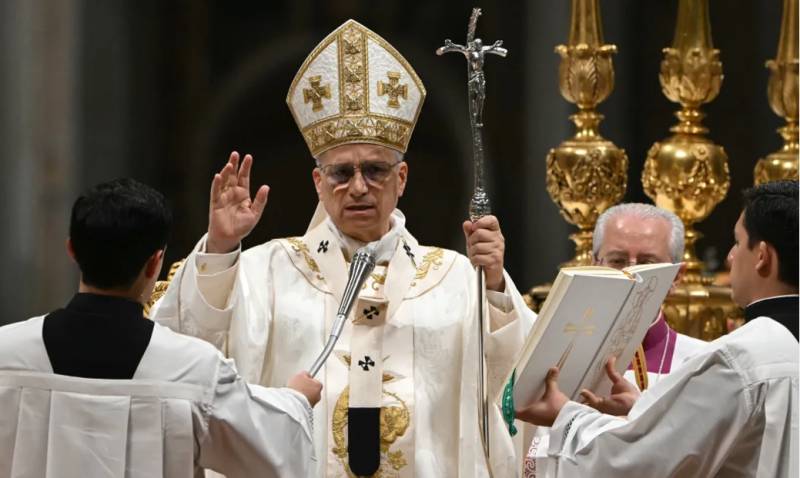 Pope marks first Easter under cloud of Mideast war
