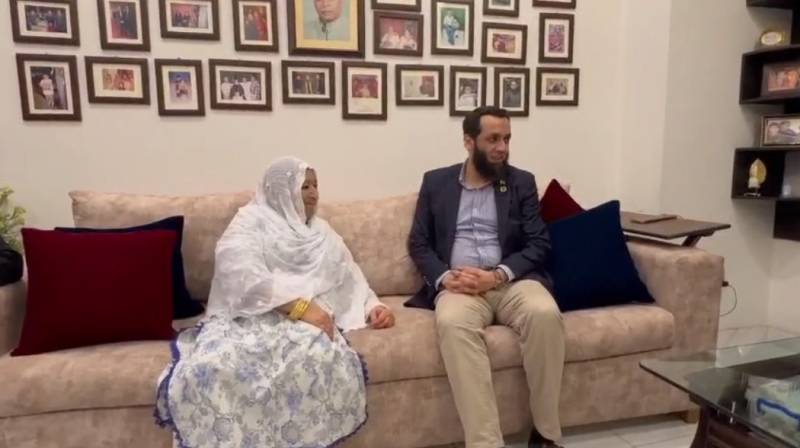 Tarar calls on Ahmad Kabir Taj to inquire after his mother’s health