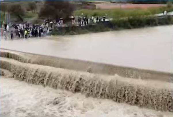 Pak-Afghan highway closed after heavy rains pound Landi Kotal, suburbs