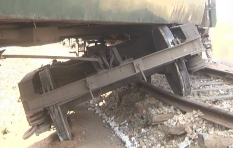 Shalimar Express derails near Nawabshah