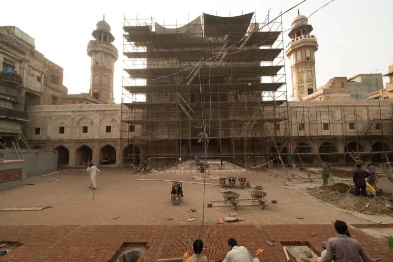 WCLA, AKCS-P review progress of Lahore heritage conservation projects