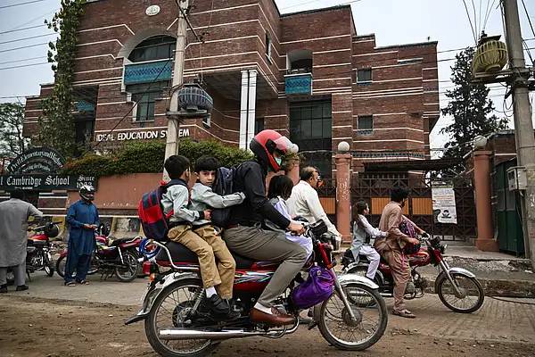 Bangladesh schools to go online in energy crunch