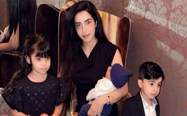 Sannia Ashfaq as single mother opens up on emotional toll after divorce