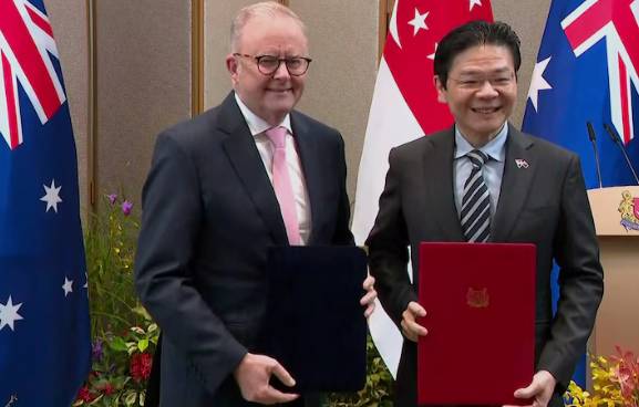 Australia PM in Singapore for fuel security talks