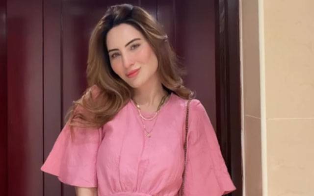 Nyla Raja’s romantic surprise for Imad Wasim backfires online