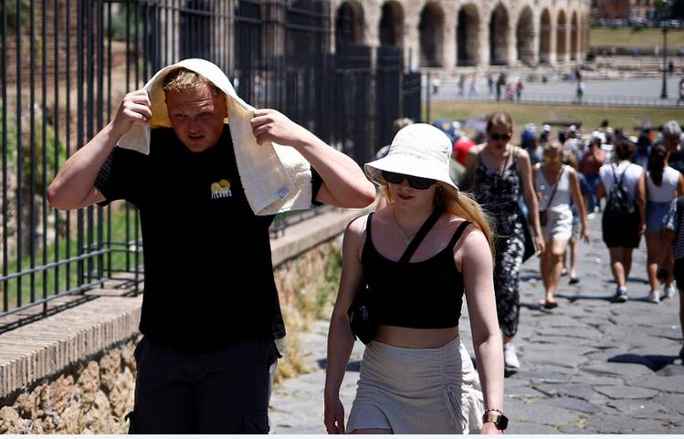 Ocean temperatures near record high in March: EU monitor