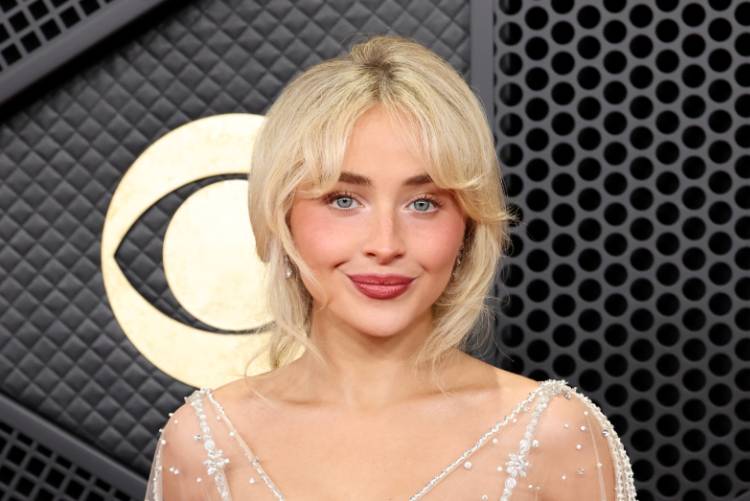 Sabrina Carpenter transforms Coachella into her own 'Sabrinawood'