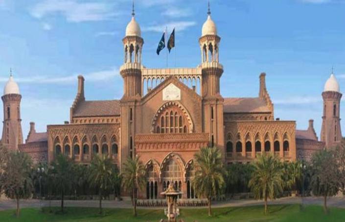 LHC orders Customs officials to return gold, dollars seized from passenger