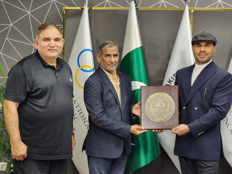 POA honours Rizwan Aftab Ahmed for support to Pakistan’s athletes