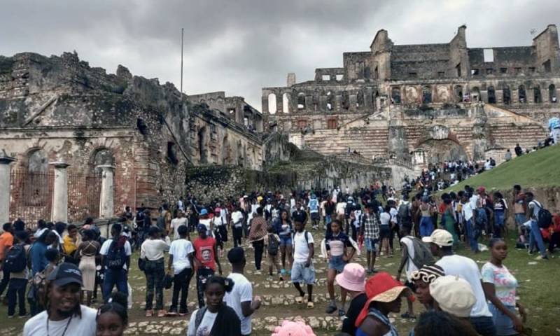 Haiti fort stampede kills at least 30: authorities