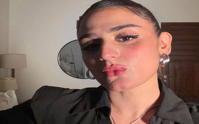 Hira Mani elevates glam game with classy style 