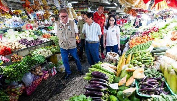 Mideast war takes a bite out of Filipino street food vendors