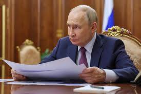 Russia offers to take in Iran's enriched uranium