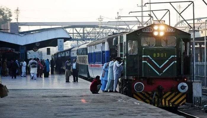 Pakistan Railways reshuffles senior officers, appoints new divisional heads