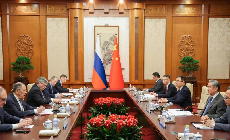 Lavrov blasts efforts to 'contain' Russia, China on Beijing visit
