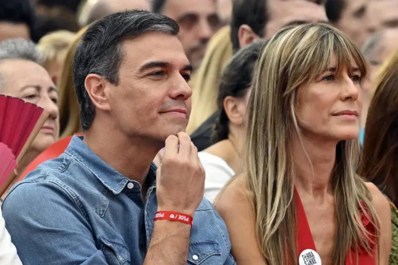 Spanish PM's wife charged with corruption