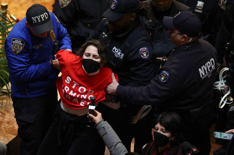 Around 100 pro-Palestinian protesters detained at NY demo