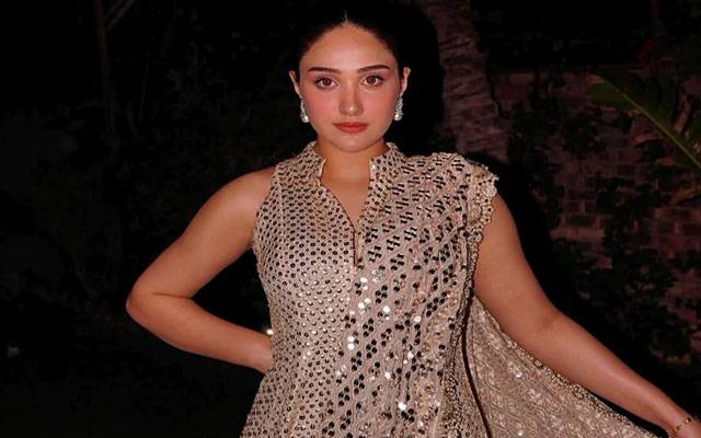 Aiza Awan turns heads in sparkling FISH-CUT lehnga    