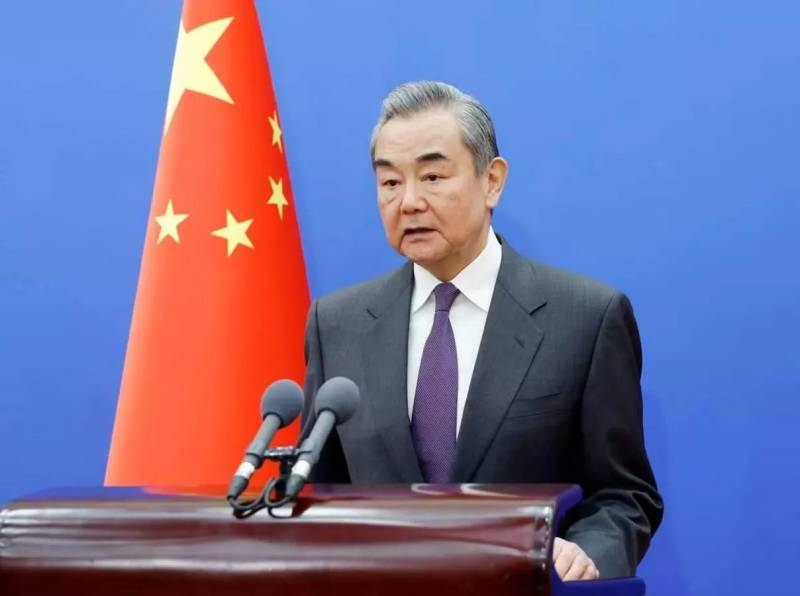 China FM tells Iran Beijing supports 'momentum of peace talks'