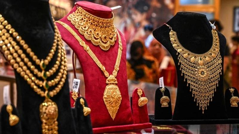 Gold price rises by Rs3,500 per tola in Pakistan