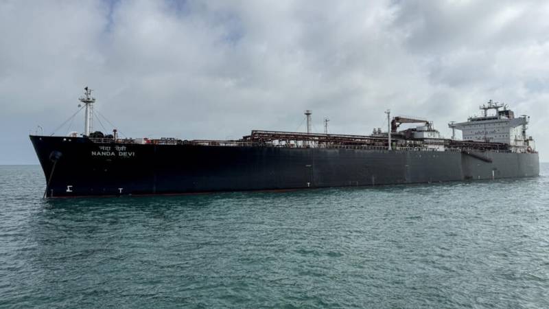 Commodities exports through Strait of Hormuz collapse, except for Iran