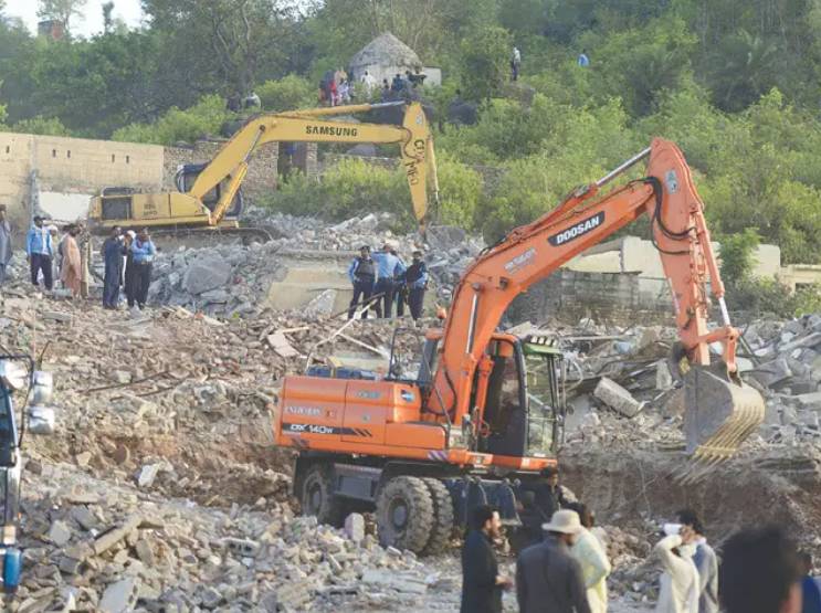 CDA demolishes over 200 houses in anti-encroachment operation in Islamabad
