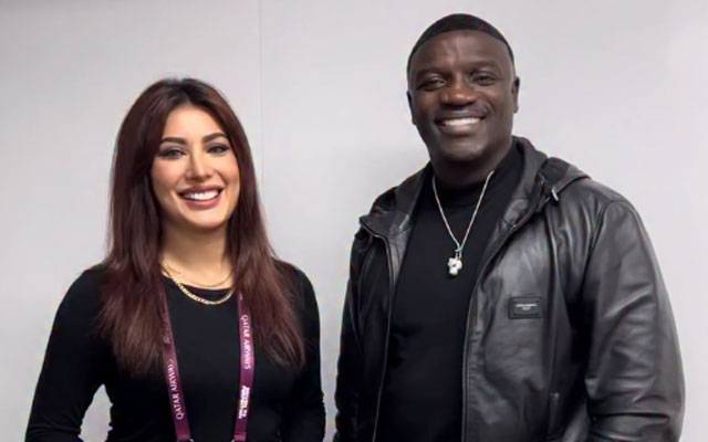 Mehwish Hayat makes waves after surprise encounter with Akon