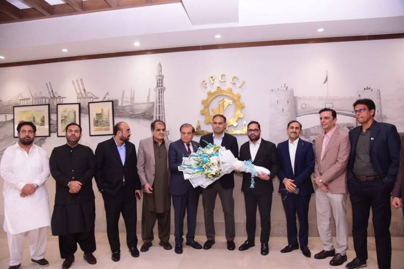 Bilal Azhar holds consultative meeting with Karachi's businessmen ahead of budget