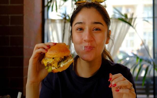 Durefishan Saleem adds fun twist to foodie moments with playful vibe
