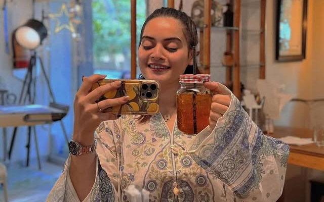 Minal Khan marks 5-year friendship with cozy brunch outing