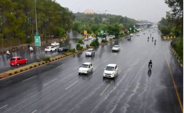 Temperatures drop as rain lashes upper parts of country 