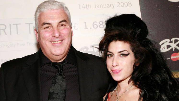 Amy Winehouse's father loses suit against friends selling her clothes