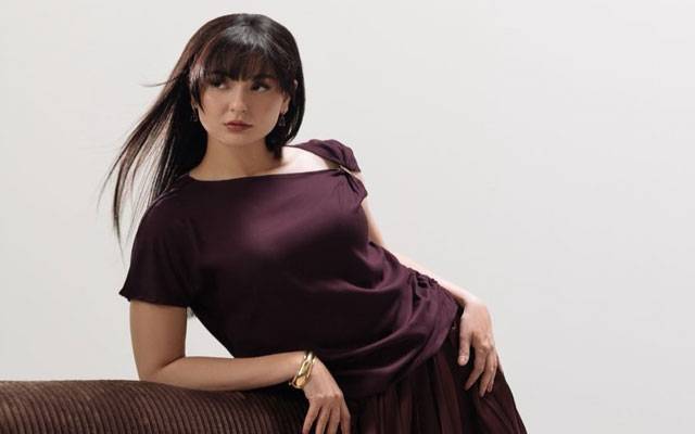 Hania Aamir breaks internet with glam campaign snippets