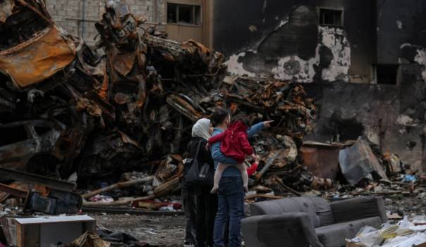 Israel threatens to level homes in Lebanon