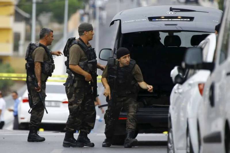Turkey arrests 90 people with suspected links to IS