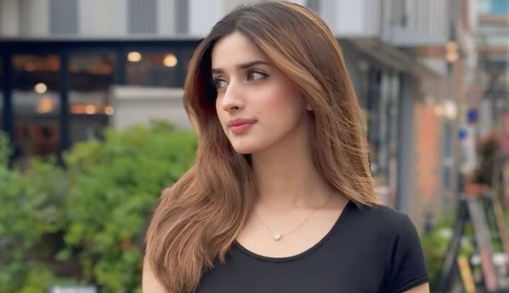 Alishba Anjum’s 'Voices in Her Head' choose roads over rest
