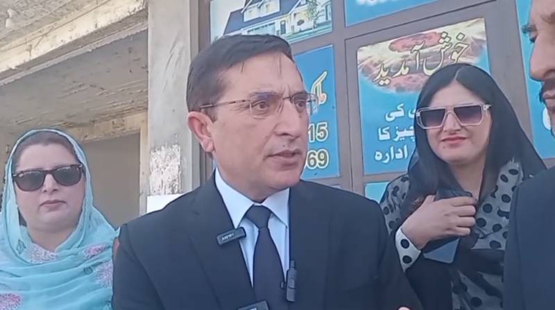 Gohar Khan calls for Imran Khan, Bushra Bibi’s release; warns against curtailing jail meetings