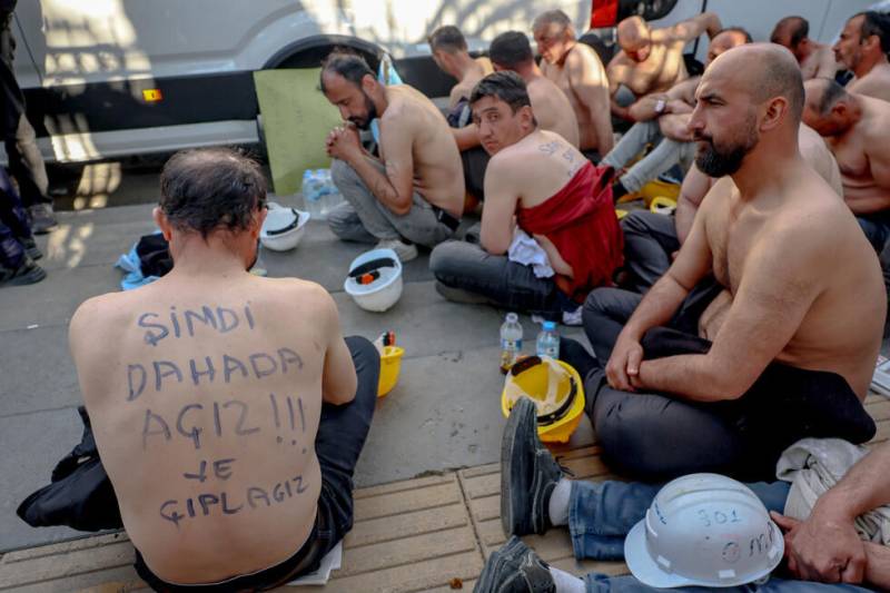 Turkey arrests 110 coal miners on hunger strike