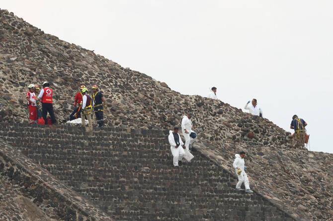 Canadian tourist killed, 13 injured in Mexico pyramid shooting
