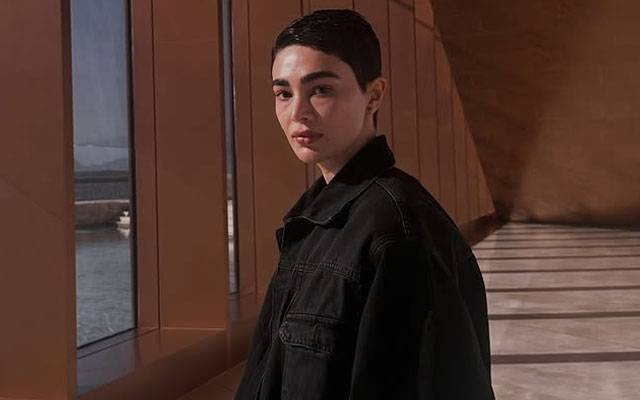Saheefa Jabbar’s self-chat in comments steals the spotlight 