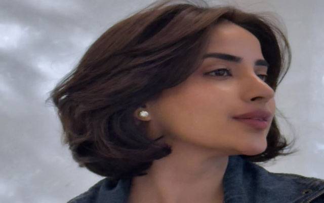 Celebs fawn as Saboor Aly unveils dramatic new hair transformation