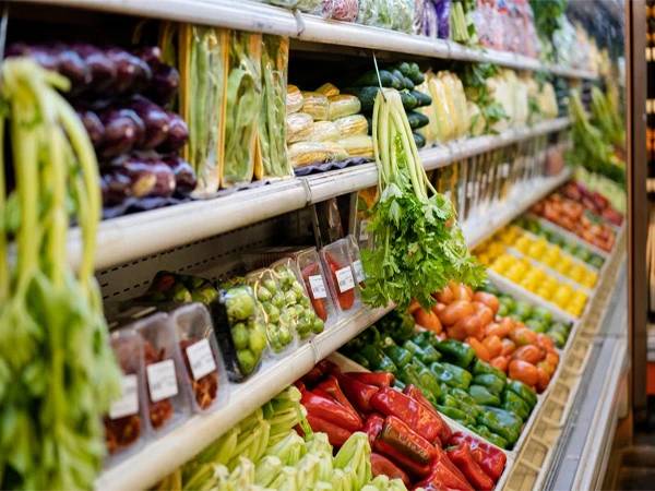 Pesticide residues on fruits, vegetables may raise lung cancer risk: Study