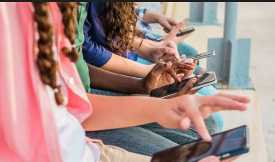 Norway to ban social media for under-16s
