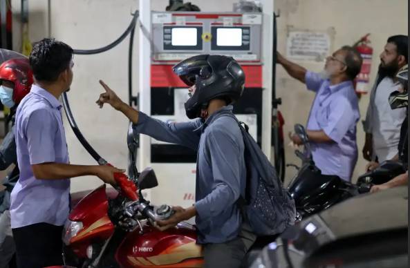 Bangladesh sweats as Mideast fuel shortages force power cuts