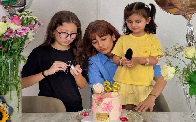 Syra Yousuf rings in 38th birthday with daughters, fans shower love