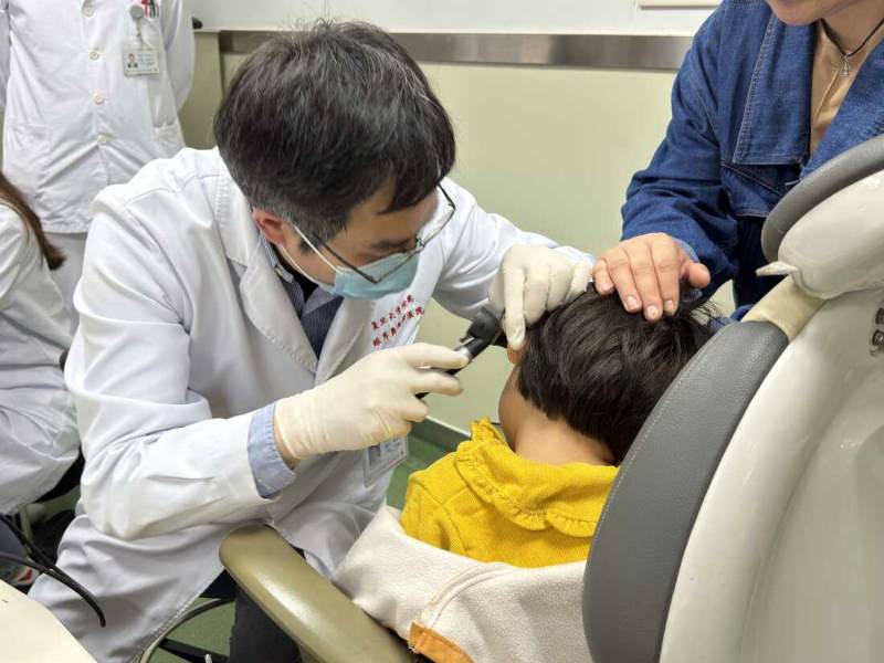 US approves first gene therapy for rare form of hearing loss