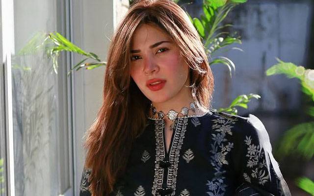 Naimal Khawar Khan stuns in timeless black look, five-ringed hand bracelet