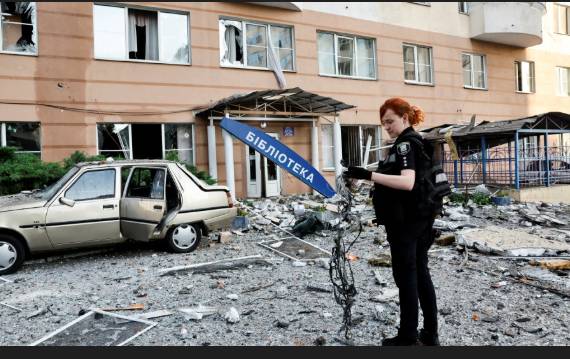 Russian strikes kill six across Ukraine